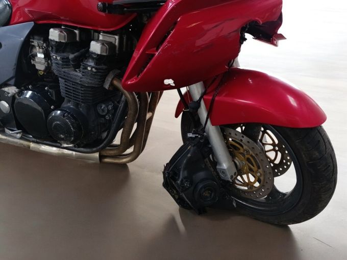 KAWASAKI ZR-7 S 4