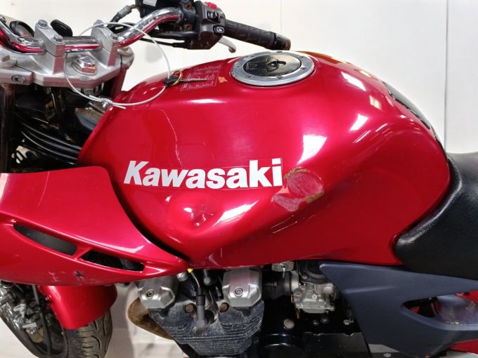 KAWASAKI ZR-7 S 4