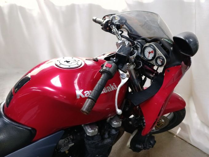 KAWASAKI ZR-7 S 4
