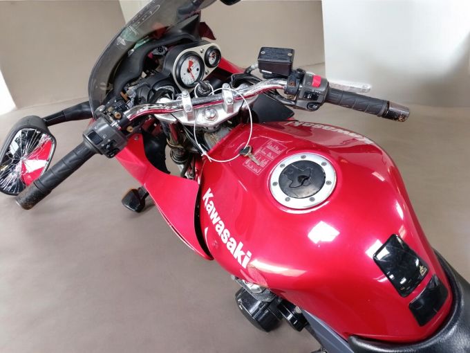 KAWASAKI ZR-7 S 4