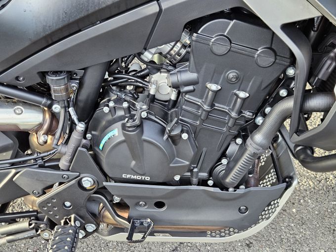 CF MOTO 800 MT 4