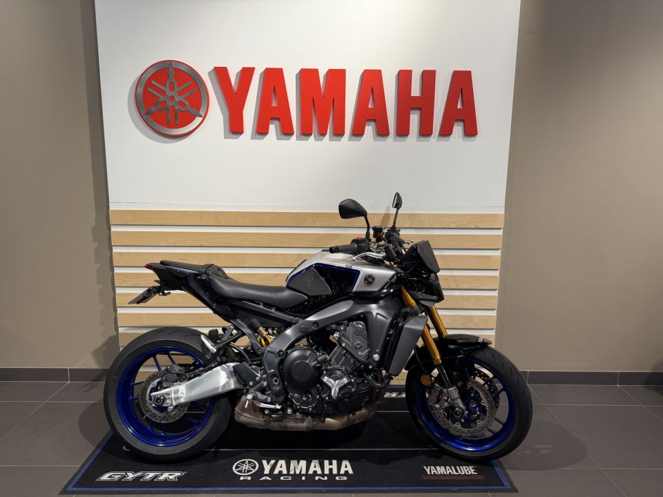 YAMAHA MT-09 SP 4
