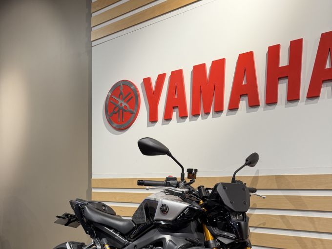 YAMAHA MT-09 SP 4