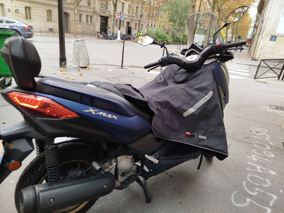 YAMAHA XMAX 125 4