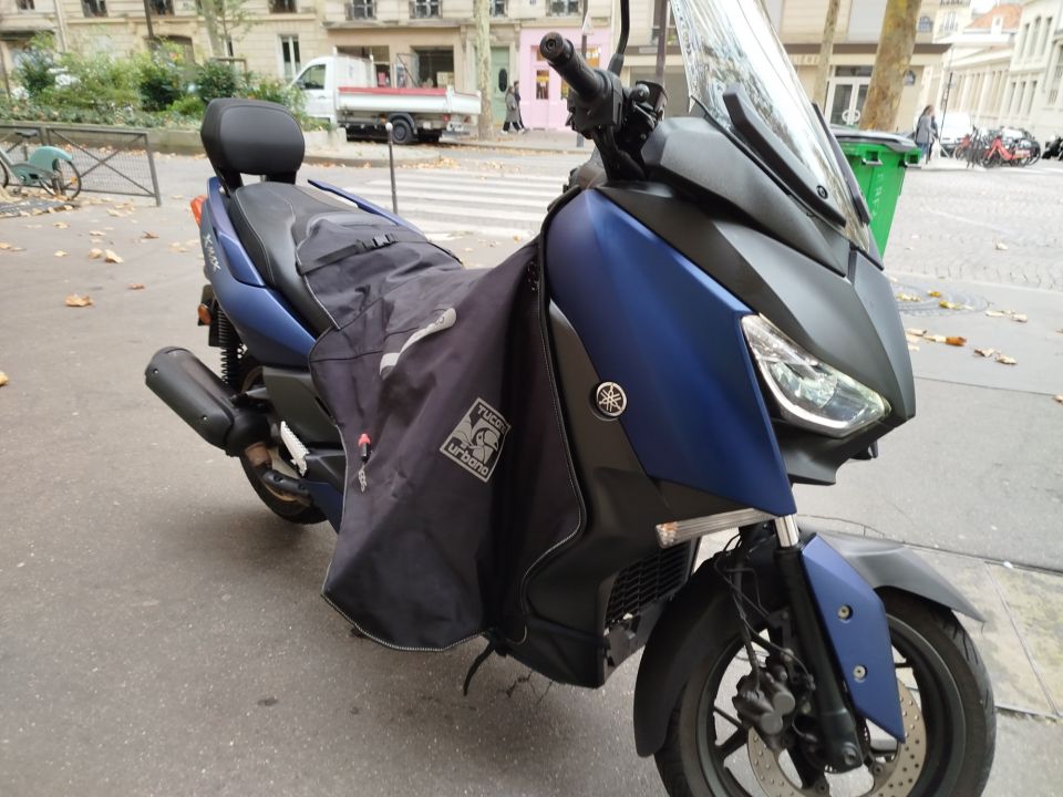 YAMAHA XMAX 125 4