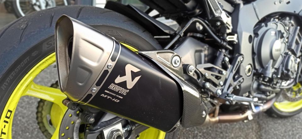 YAMAHA MT-10 4