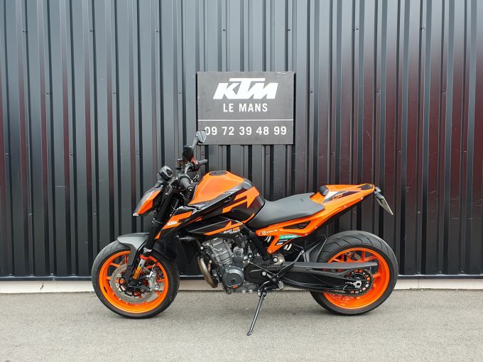 KTM 890 DUKE GP 4