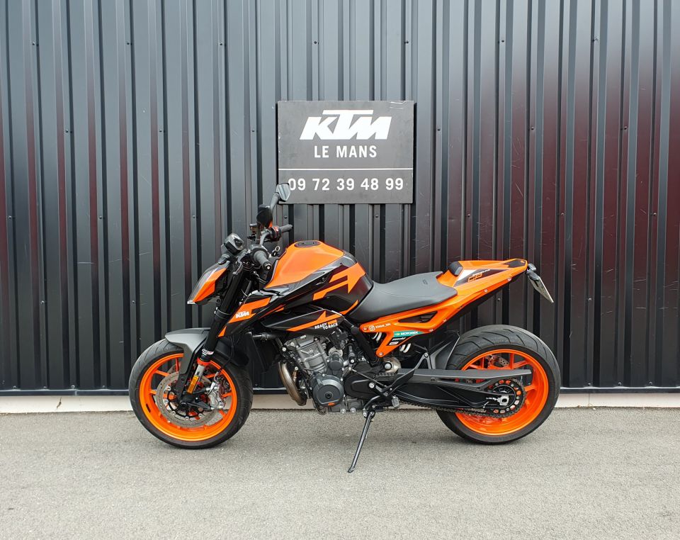 KTM 890 DUKE GP 4