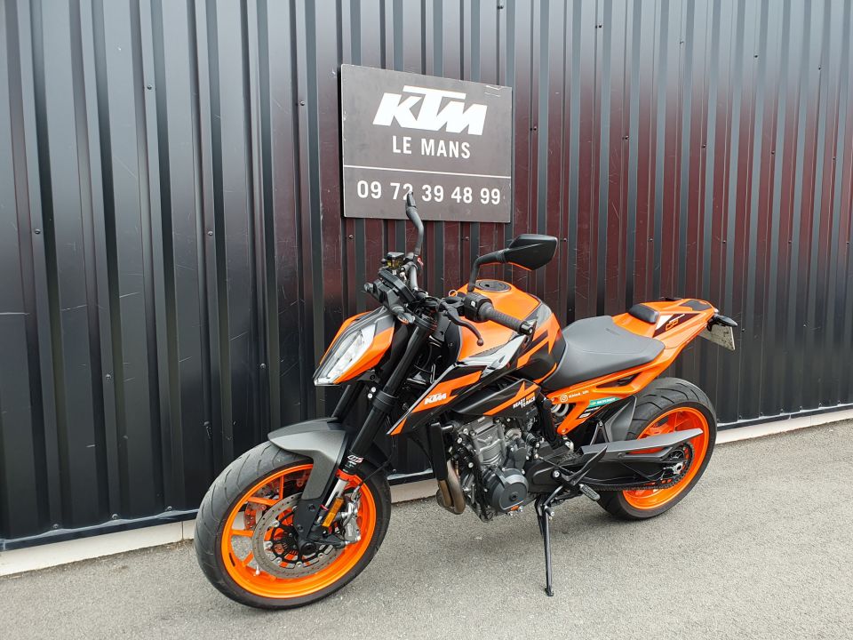 KTM 890 DUKE GP 4