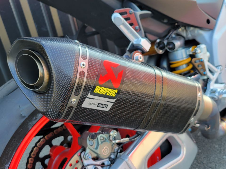 APRILIA TUONO 1100 V4 FACTORY 4
