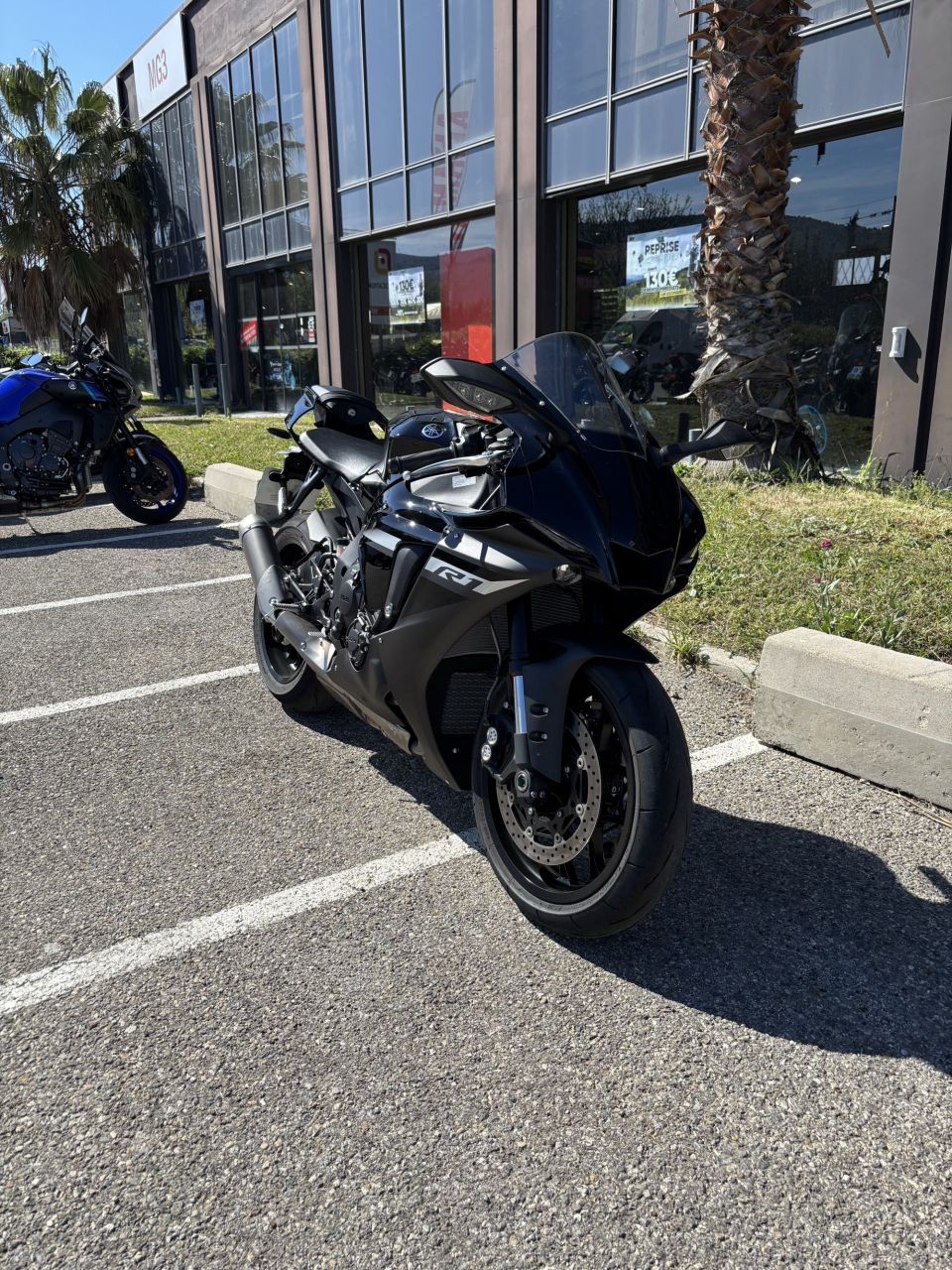 YAMAHA YZF 1000 R1 4