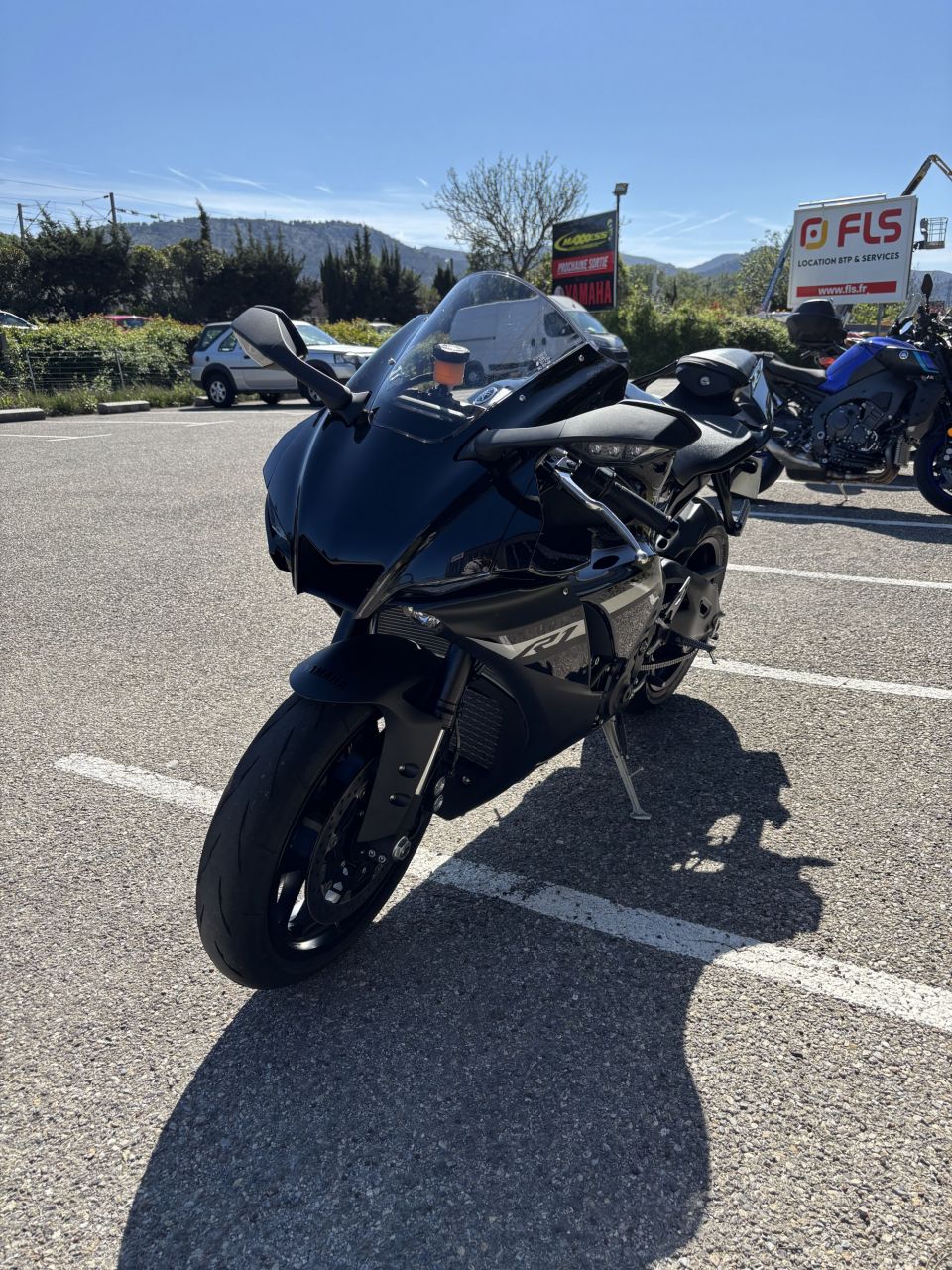 YAMAHA YZF 1000 R1 4