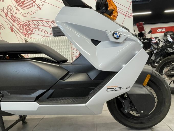 BMW CE 04 4