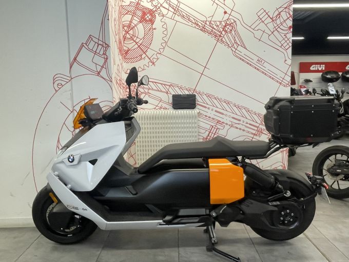 BMW CE 04 4