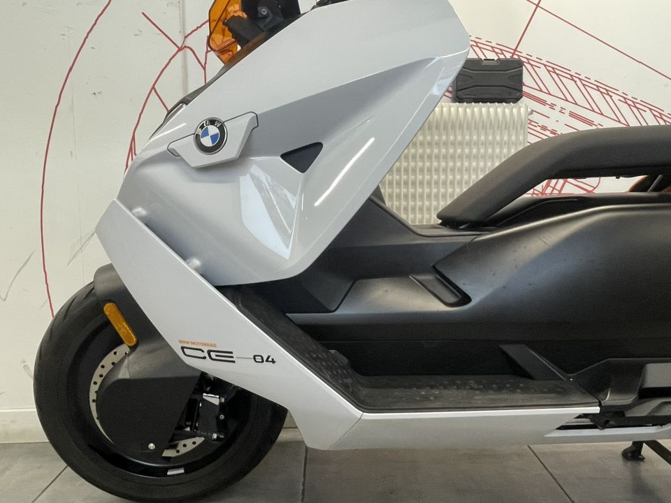BMW CE 04 4