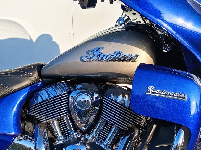 INDIAN ROADMASTER 1800 4