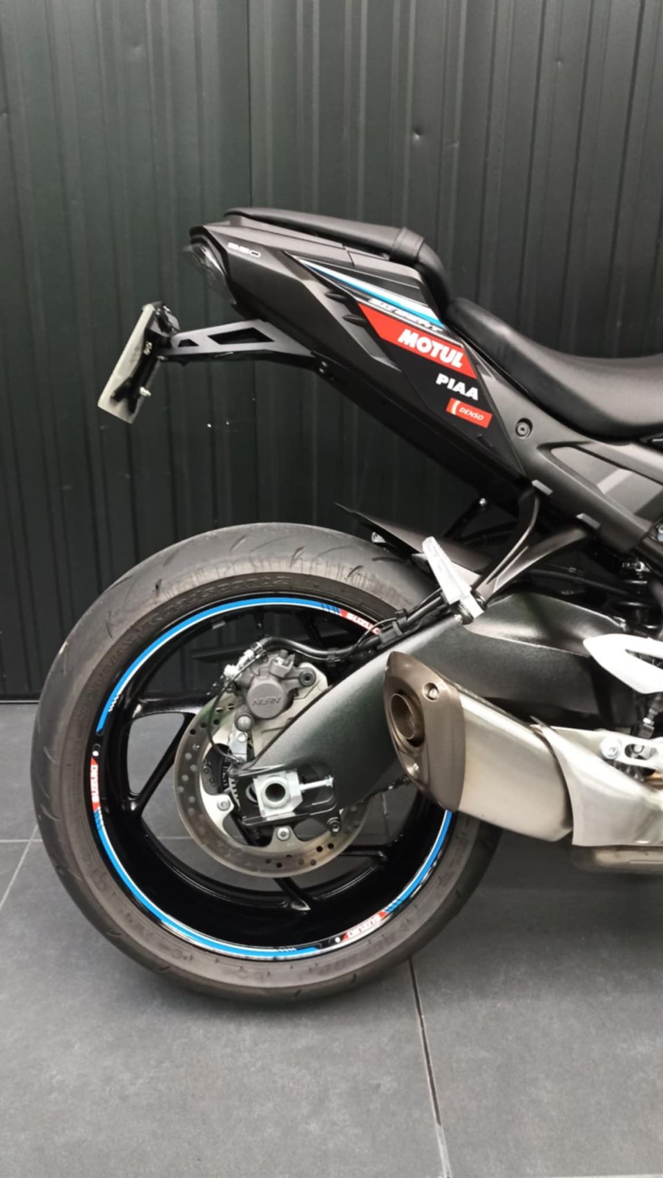 SUZUKI GSX-S 950 A2 4