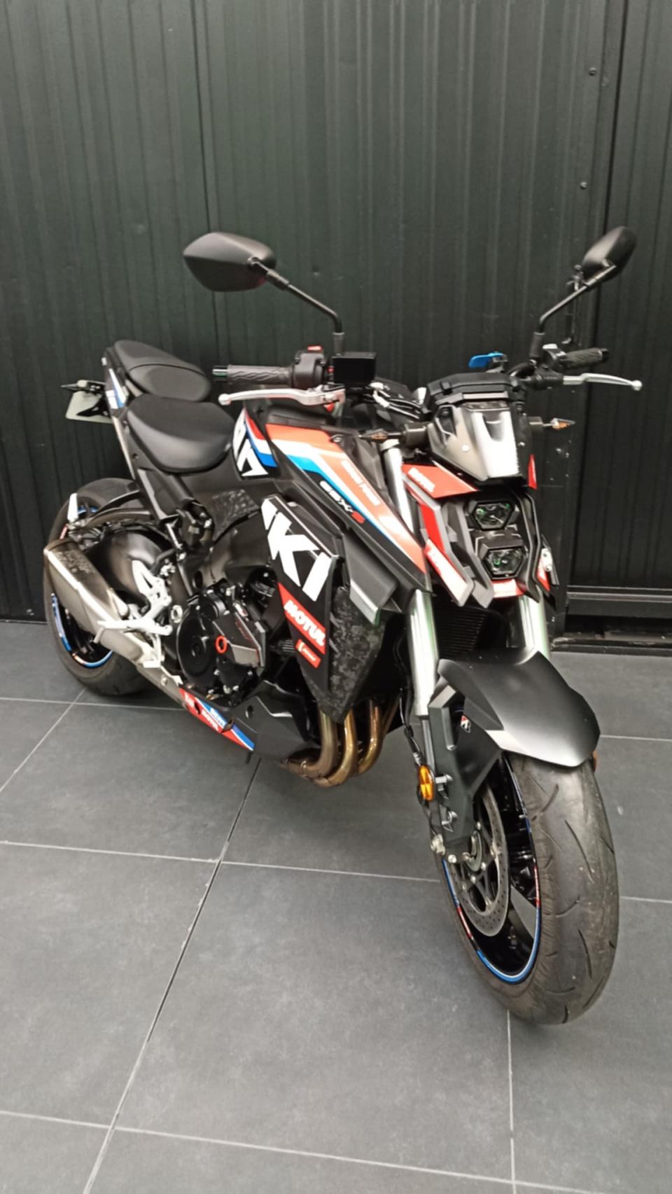 SUZUKI GSX-S 950 A2 4
