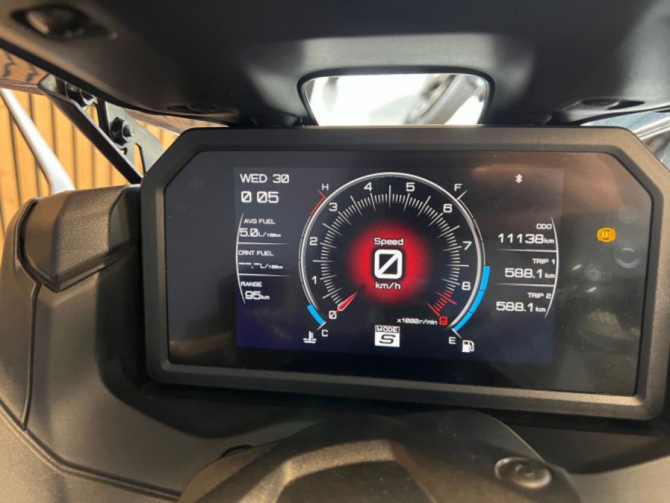 YAMAHA T-MAX 560 TECH MAX 4