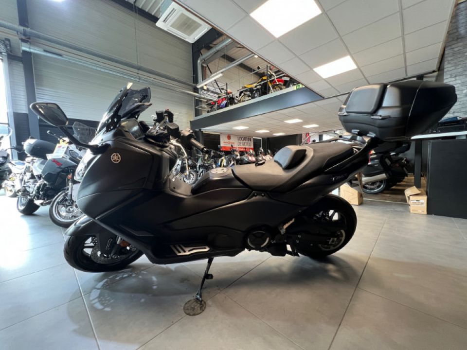 YAMAHA T-MAX 560 TECH MAX 4