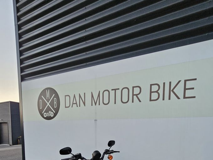 HARLEY-DAVIDSON SPORTSTER IRON 883 4