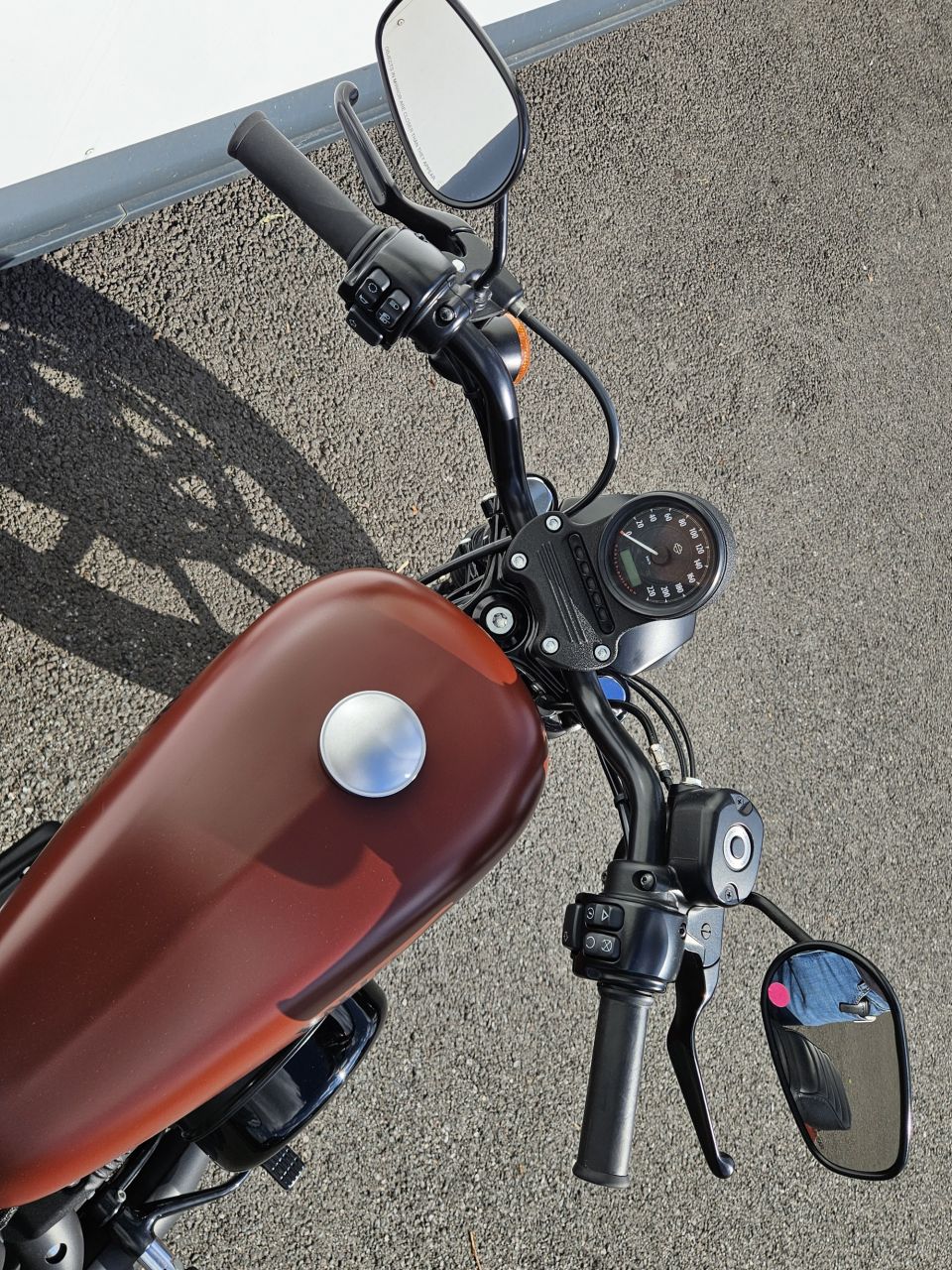 HARLEY-DAVIDSON SPORTSTER IRON 883 4