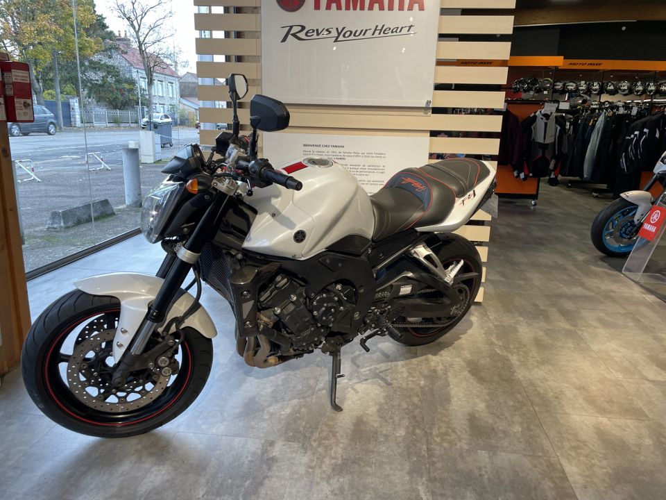 YAMAHA FZ1 4