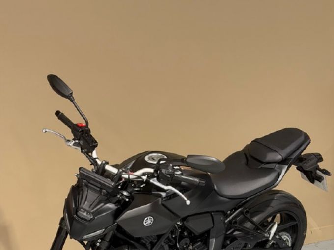 YAMAHA MT-07 (47.5CV) 4