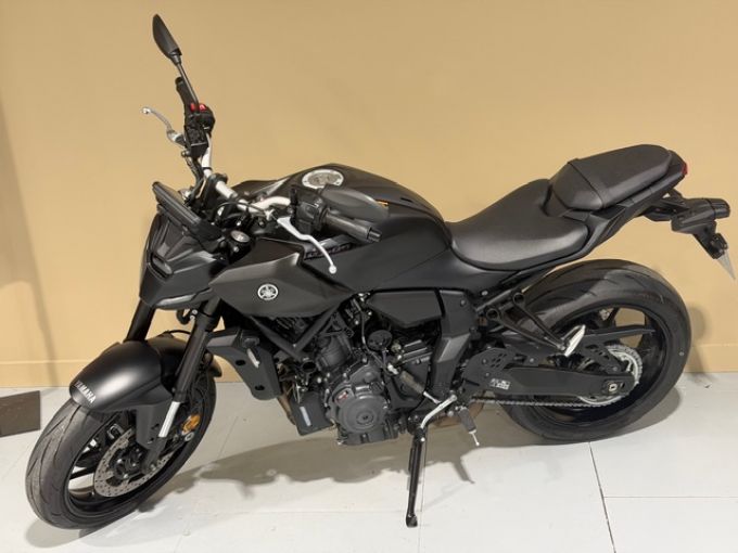 YAMAHA MT-07 (47.5CV) 4