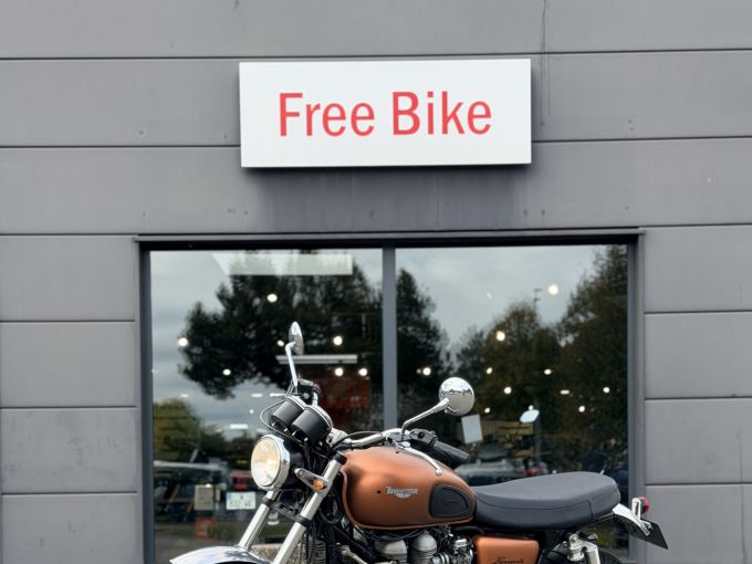 TRIUMPH BONNEVILLE 865 T100 4