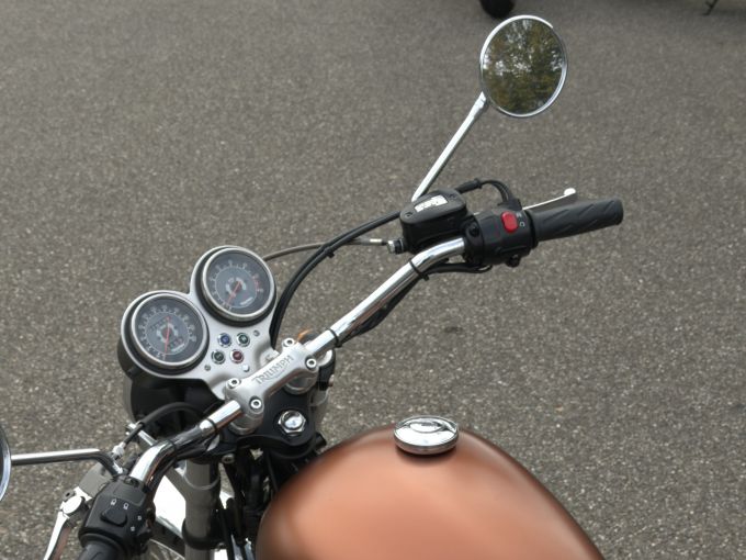 TRIUMPH BONNEVILLE 865 T100 4