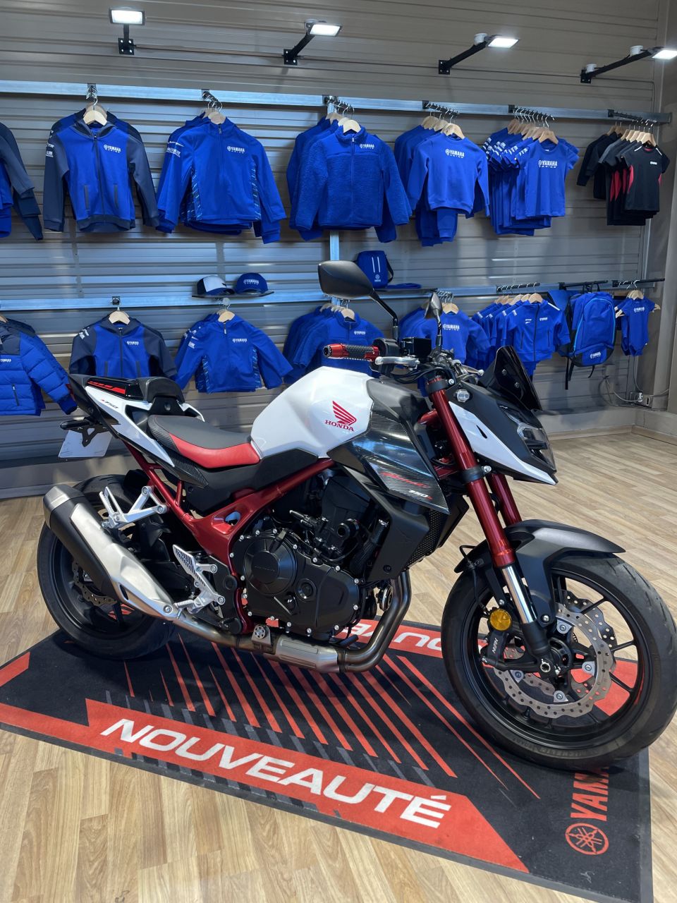 HONDA CB 750 HORNET 4