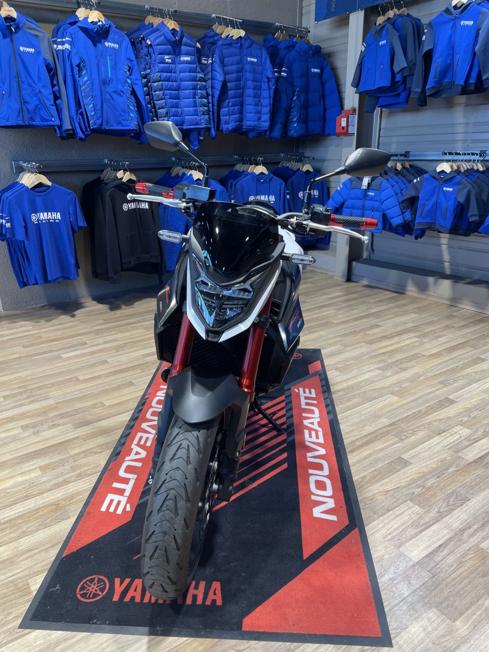 HONDA CB 750 HORNET 4