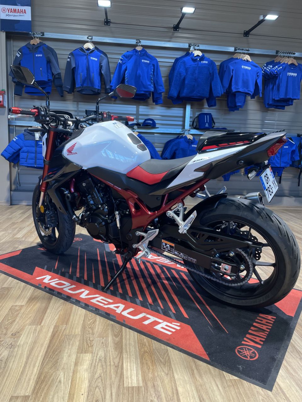 HONDA CB 750 HORNET 4