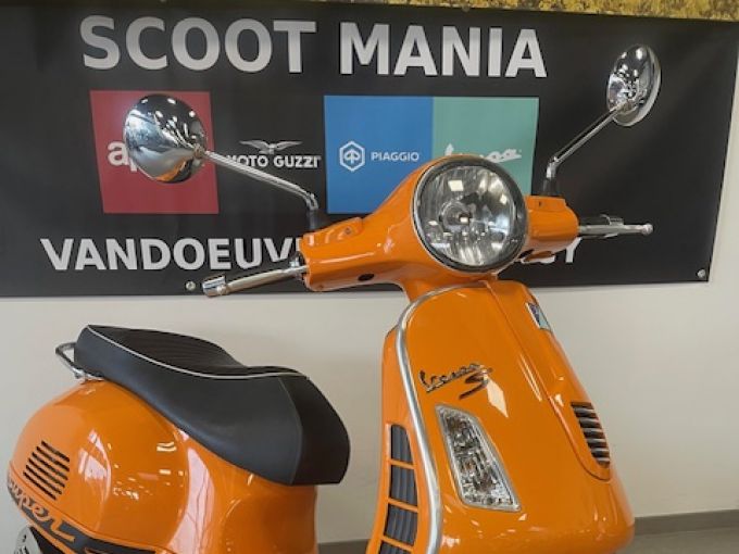 VESPA GTS SUPER SPORT 4