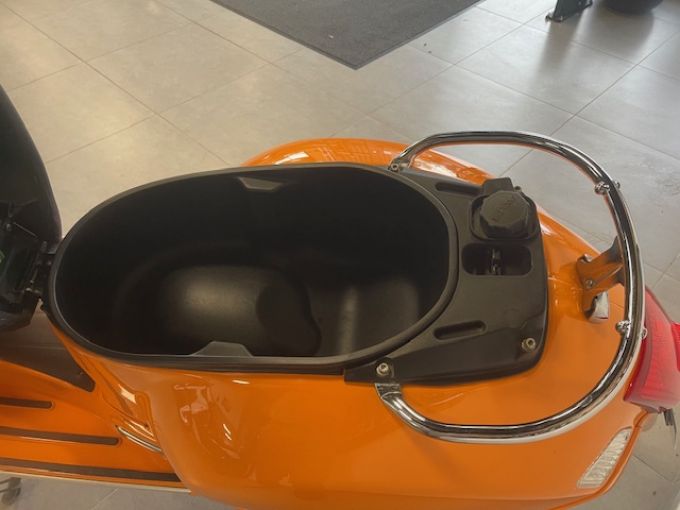 VESPA GTS SUPER SPORT 4