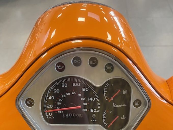 VESPA GTS SUPER SPORT 4