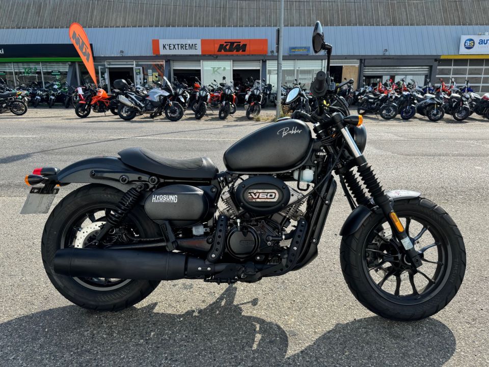 HYOSUNG 125 BOBBER 4