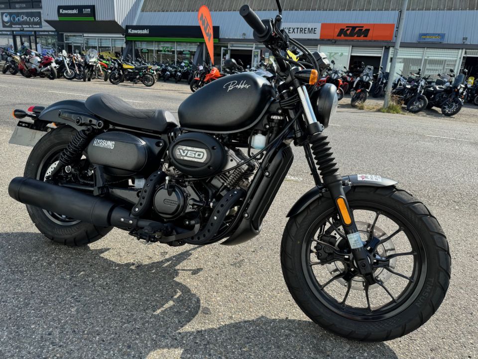 HYOSUNG 125 BOBBER 4