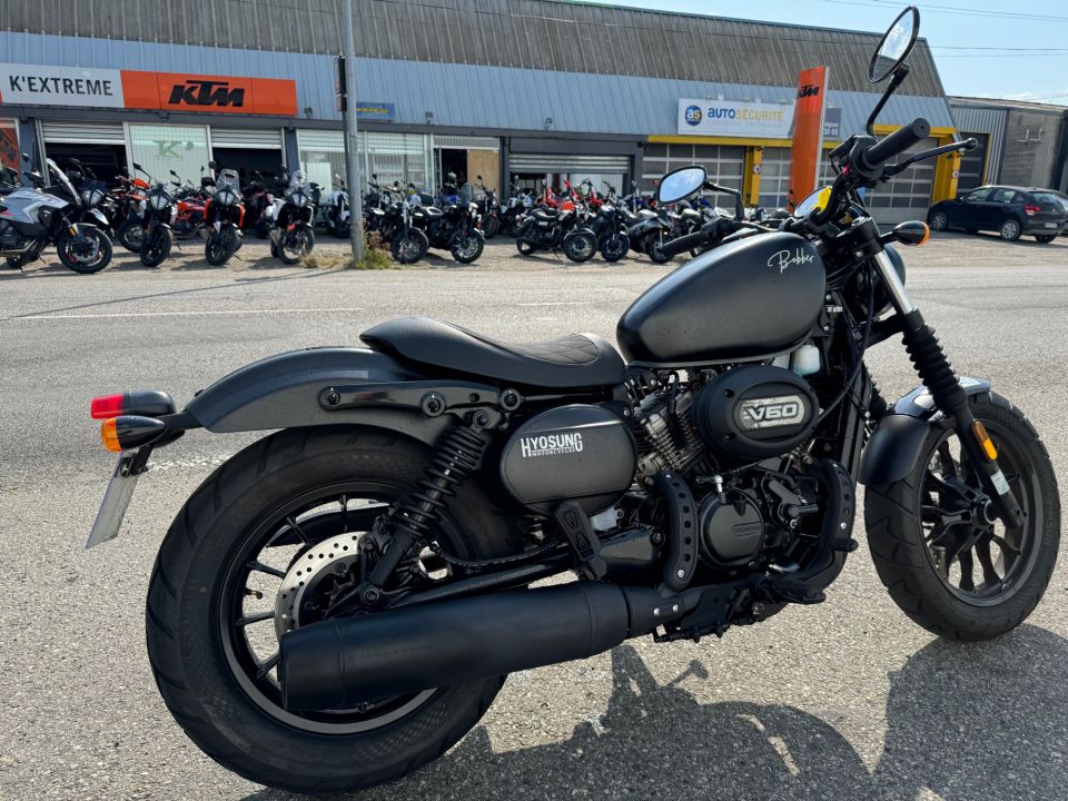 HYOSUNG 125 BOBBER 4