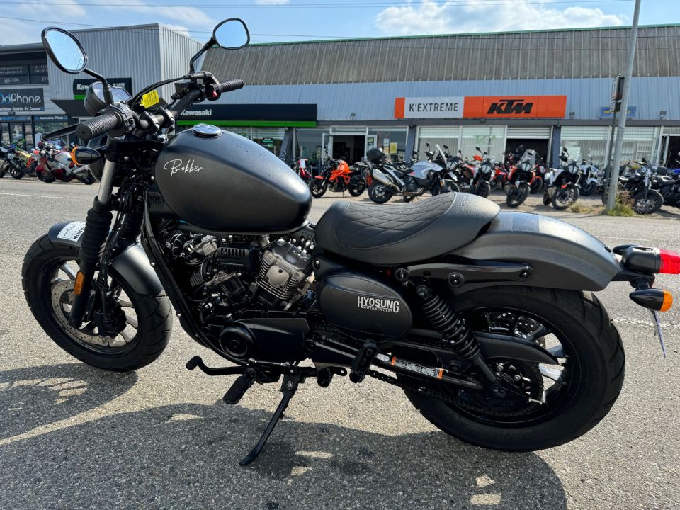 HYOSUNG 125 BOBBER 4