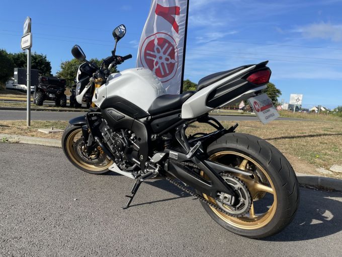 YAMAHA FZ8 4