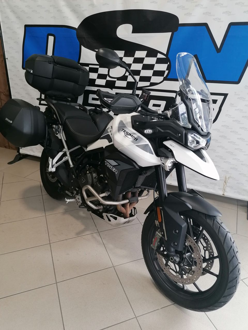 TRIUMPH TIGER 900 4