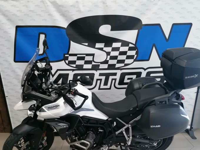 TRIUMPH TIGER 900 4