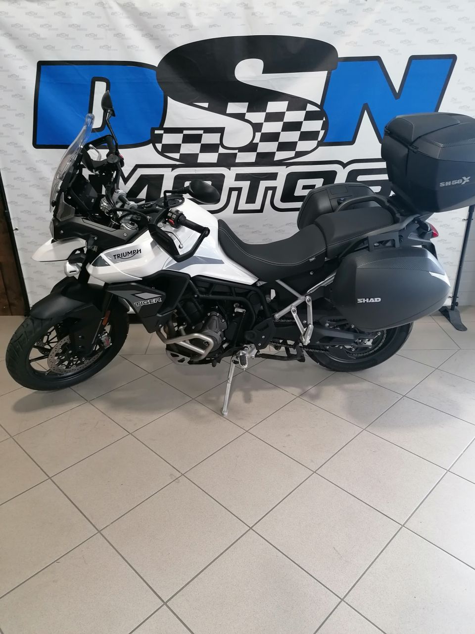 TRIUMPH TIGER 900 4