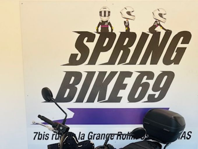 KAWASAKI Z 650 RS 4