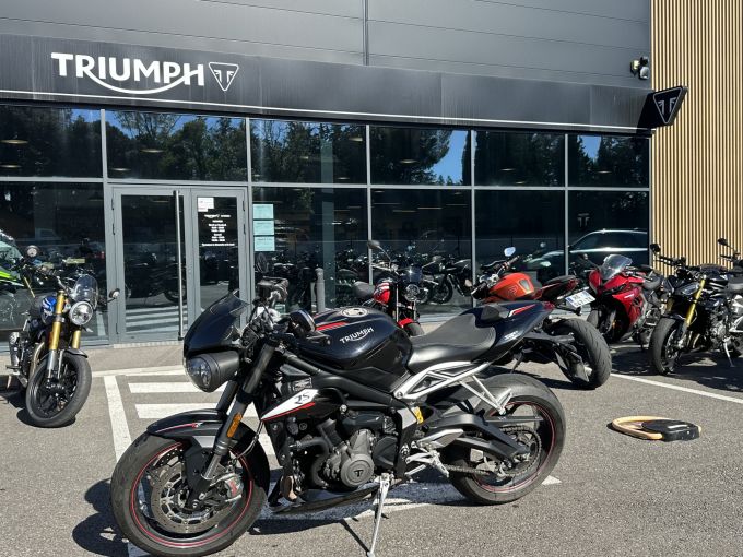 TRIUMPH STREET TRIPLE 765 RS 4