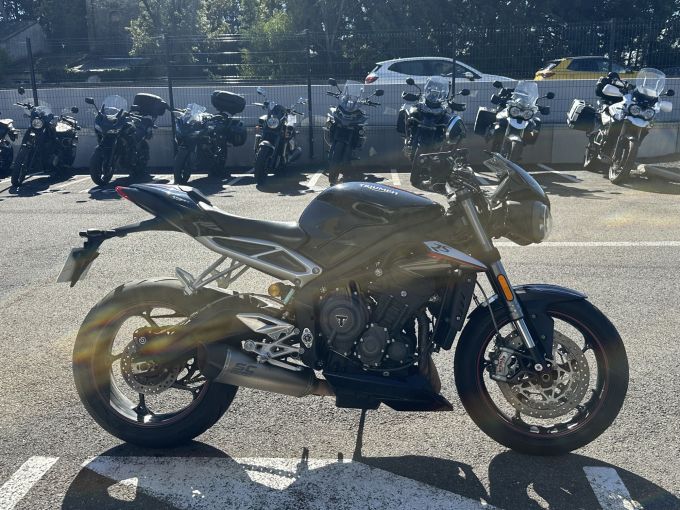 TRIUMPH STREET TRIPLE 765 RS 4