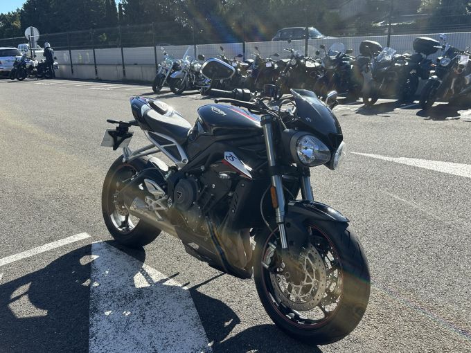 TRIUMPH STREET TRIPLE 765 RS 4