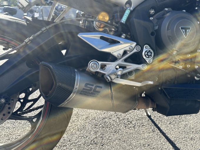 TRIUMPH STREET TRIPLE 765 RS 4